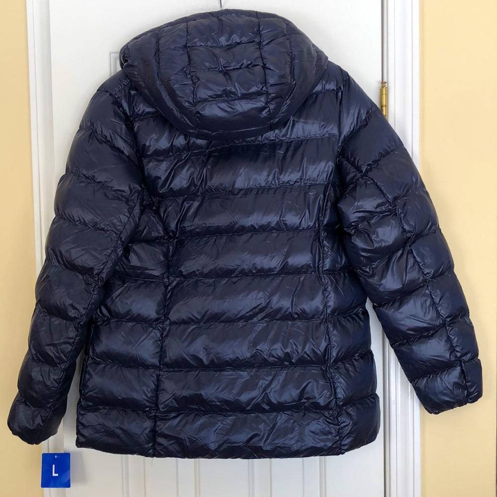 New Women’s 32 Degrees puffer jacket. Size L. Navy color. Soft faux fur in hood. - Picture 2 of 9